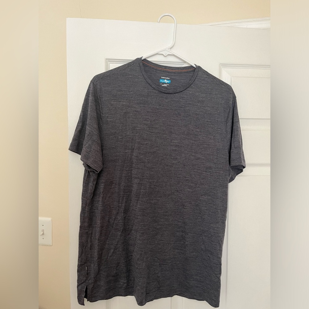 Icebreaker short sleeve large t shirt